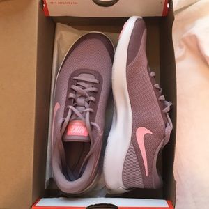 Brand new Nike tennis shoes